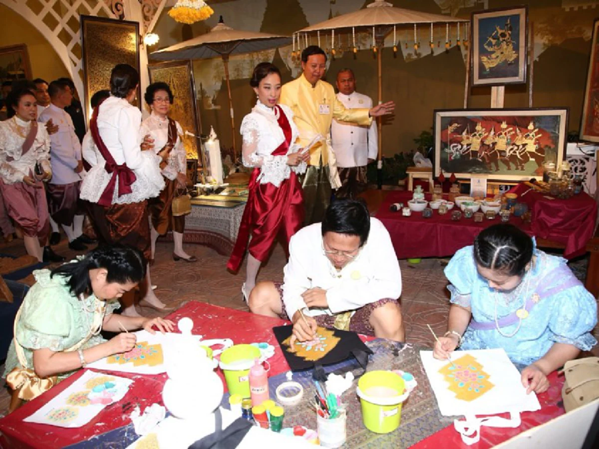 พระสิริโฉมงดงาม!! "พระองค์ภา" ทรงฉลองพระองค์ชุดไทยย้อนยุค เสด็จงานอุ่นไอรักคลายความหนาว