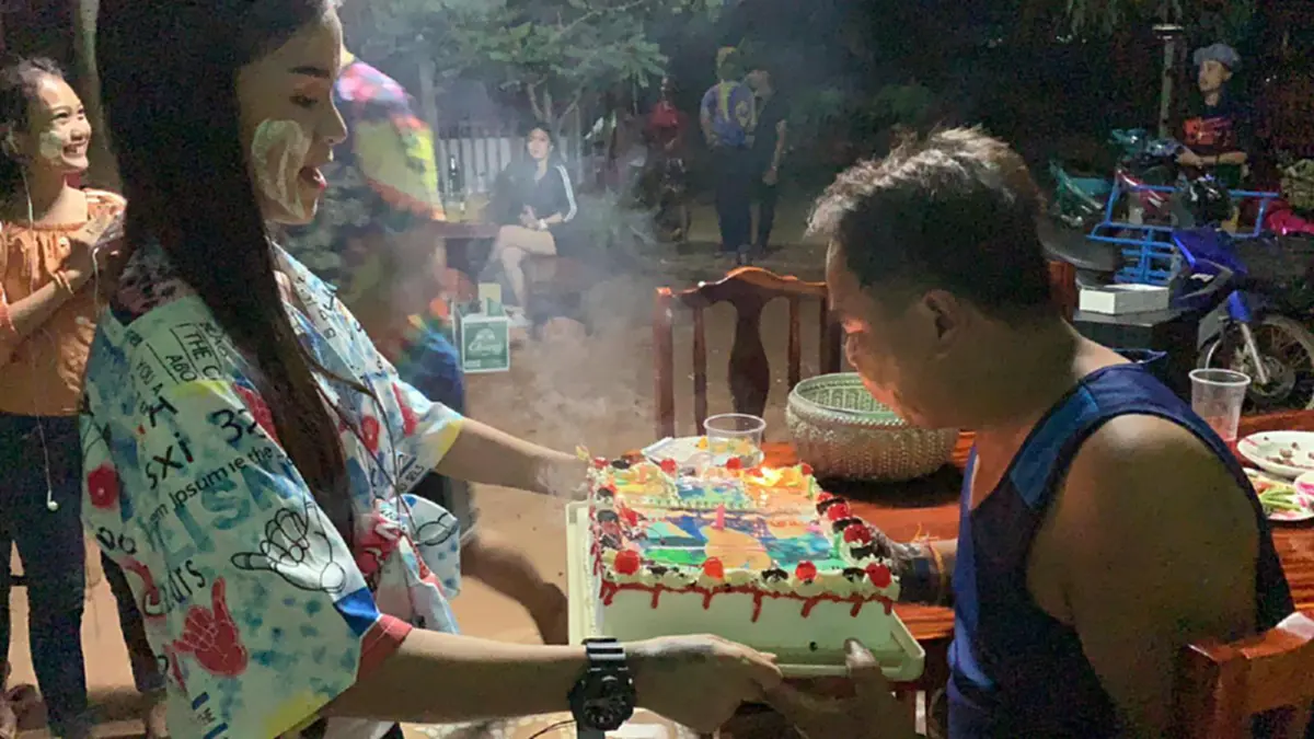 อาม ชุติมา พักดราม่า หอบเงินก้อนโตเซอร์ไพรส์วันเกิดคุณพ่อ