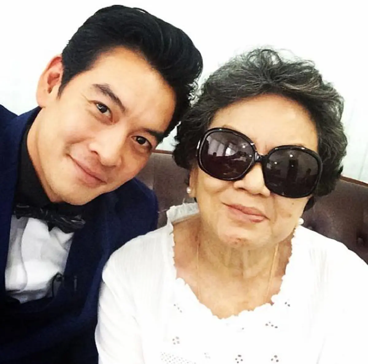 วิวาห์ปาฏิหาริย์!!  เกิดขึ้น หลัง "ชาคริต" แต่งงานได้ไม่นาน ?  หรือเพราะเหตุผลนี้ ที่แม่อยากมีชีวิตอยู่เพื่อลูกหลาน ??   (ชมคลิป)
