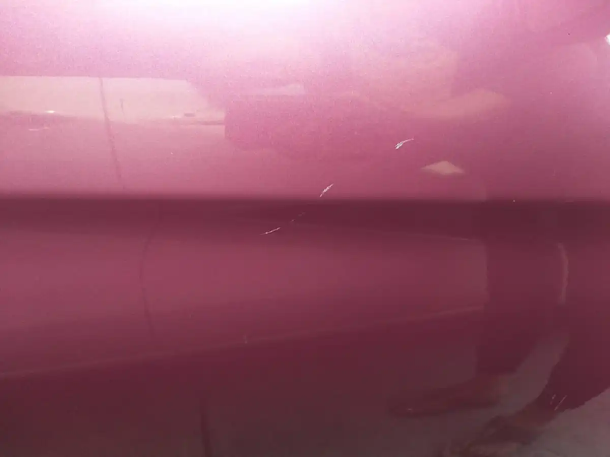 สาวโพสต์เตือนภัย หลังไม่ซื้อดอกไม้กลางถนน    สุดท้ายคนขายเลยโมโห พอลงมาจากรถพบลอยขีดบนรถ