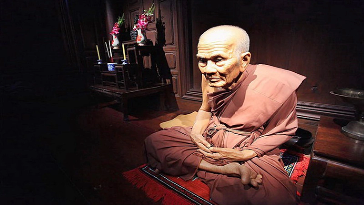 อัศจรรย์ยิ่งนัก!! เปิดตำนาน "หลวงปู่ทวดเหยียบน้ำทะเลจืด" แม้แต่โจรสลัดที่จับตัวท่านไป..ยังเกรงกลัวในอภินิหาร กราบไหว้ขอขมาแทบไม่ทัน !!