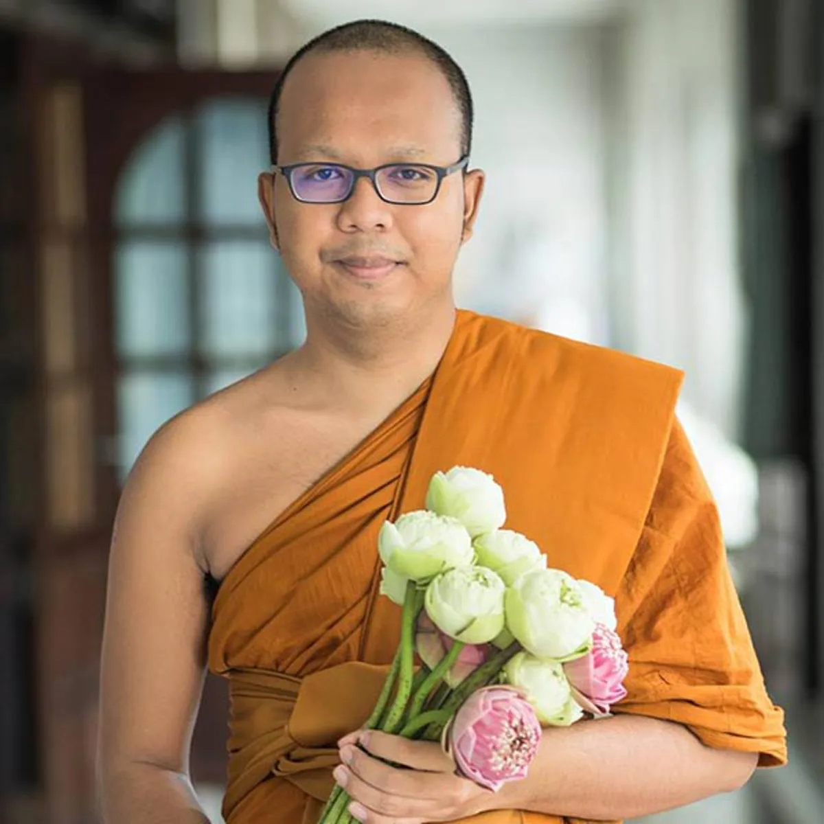 ว่างงานจัด ฉะกันเอง​ คนห่มเหลืองสาย \"ประชาธิปไตย\" ปะทะเดือด​ แดงล้มเจ้า​