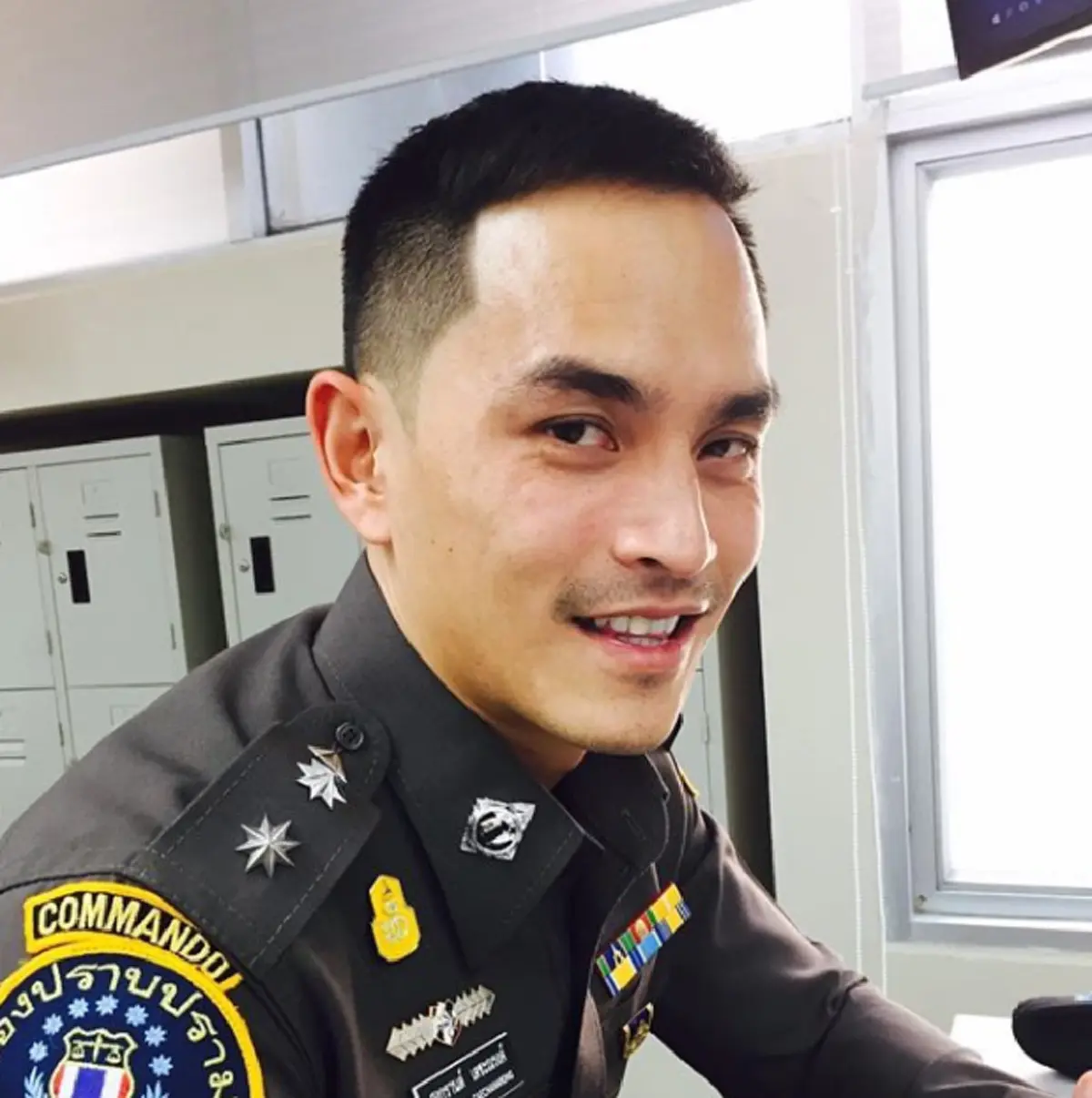 ดีต่อใจเวอร์ๆ!! เมื่อ "สงกรานต์" เอ่ยปากชมน้องปีใหม่ว่ามีมารยาทงาม แถมแซว "แอฟ " ด้วยข้อความซึ้งกินใจ งานนี้ทำแฟนคลับเฮลั่น!? (มีคลิป)