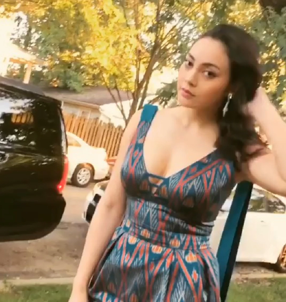 สวยสง่า  "ตั๊ก บงกช" สวมชุดไทยที่ออกแบบเอง เดินเฉิดฉายในชิคาโก