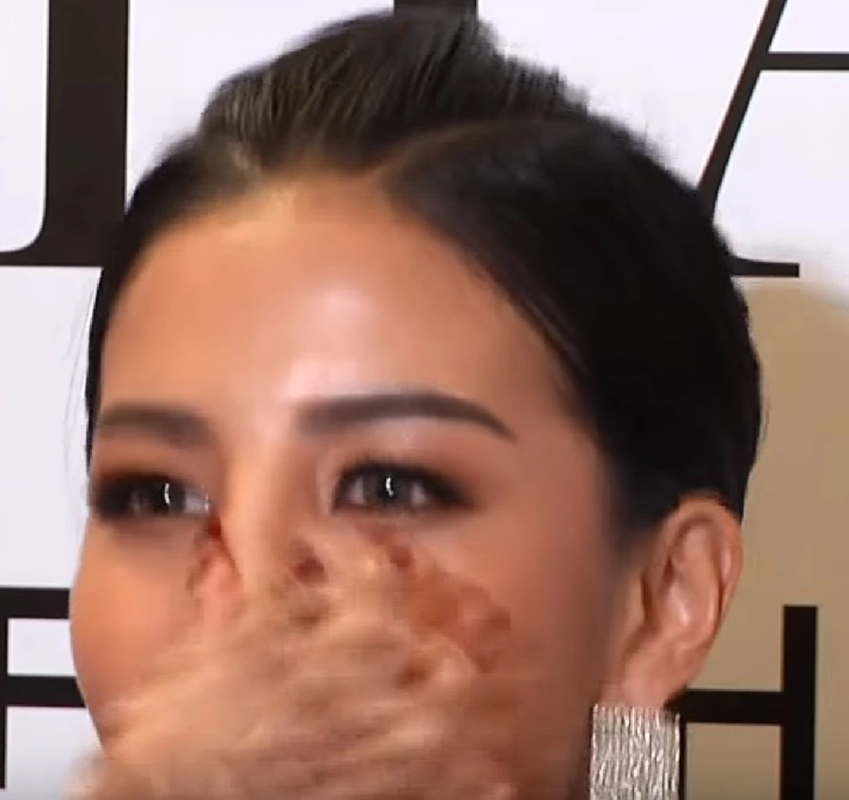 คนจริง "ใบเตย อาร์สยาม"  บิดจมูกโชว์ โต้ศัลยกรรม