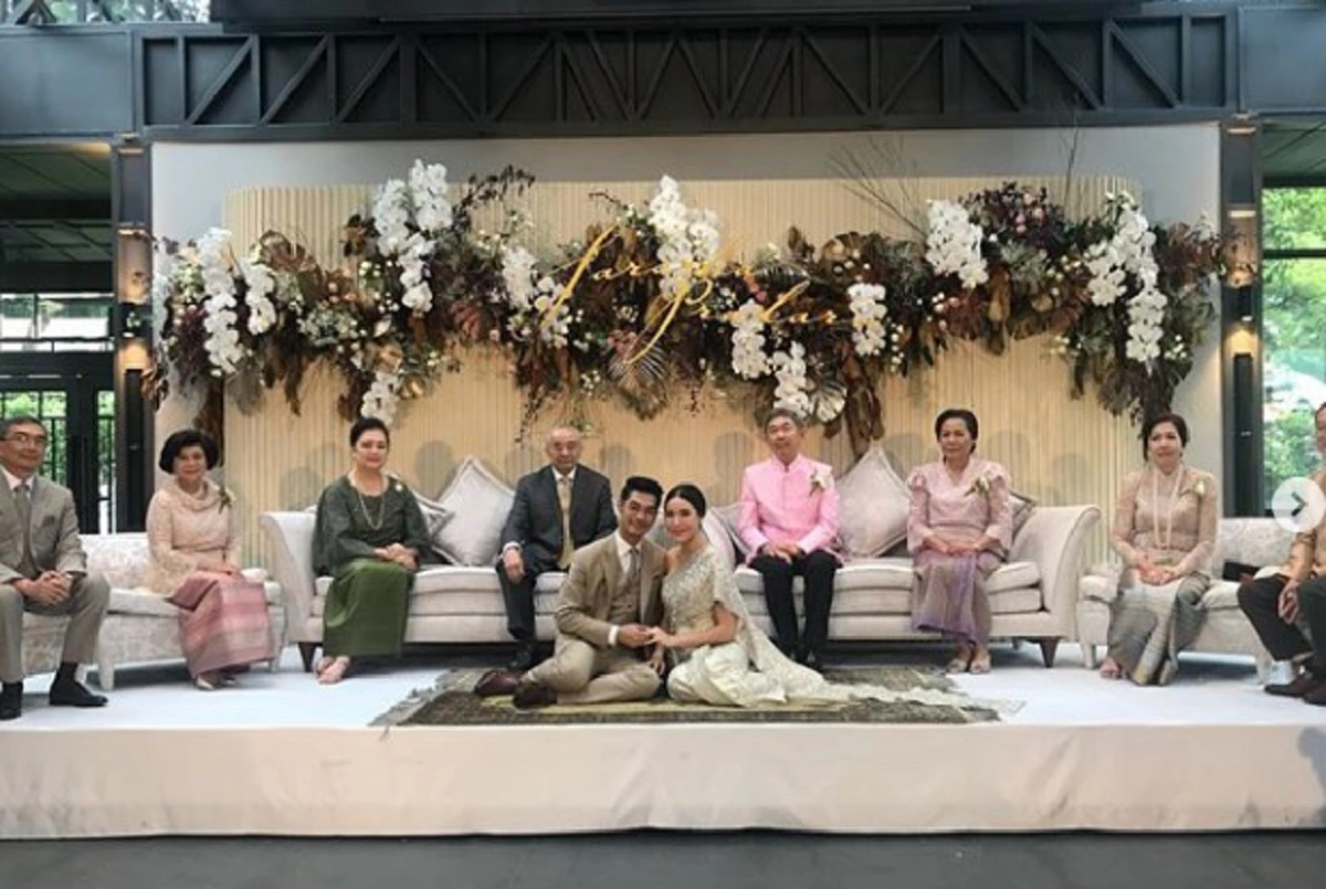 ลีลาเจ้าบ่าว "เนม เก็ตสึโนวา" เต้นคุกกี้เสี่ยงทาย ขอผ่านประตูเงินประตูทองไปหา "ป้อ สารชา" (คลิป)