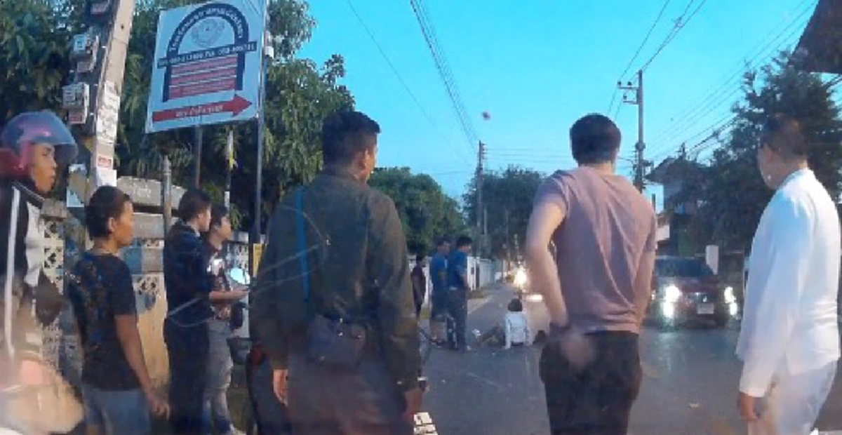 เศร้าหนัก! เก๋งพุ่งชนครูโรงเรียนอนุบาลดับ ผอ.เผยผู้เสียชีวิตเป็นเเม่เลี้ยงเดี่ยว เเถมป่วยมะเร็ง