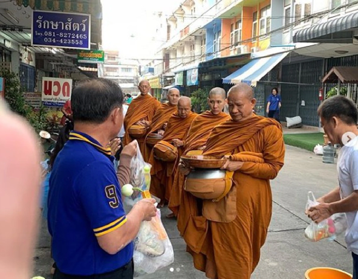 อาร์ต พศุตม์ โพสต์ไอจีภาพทำบุญ พร้อมใส่เเคปชั่น "ฝันเต็มๆ เลขอยู่ในภาพกับวีดีโอ"  ชาวเน็ตวิเคราะห์ 9 มาเเรง (คลิป)