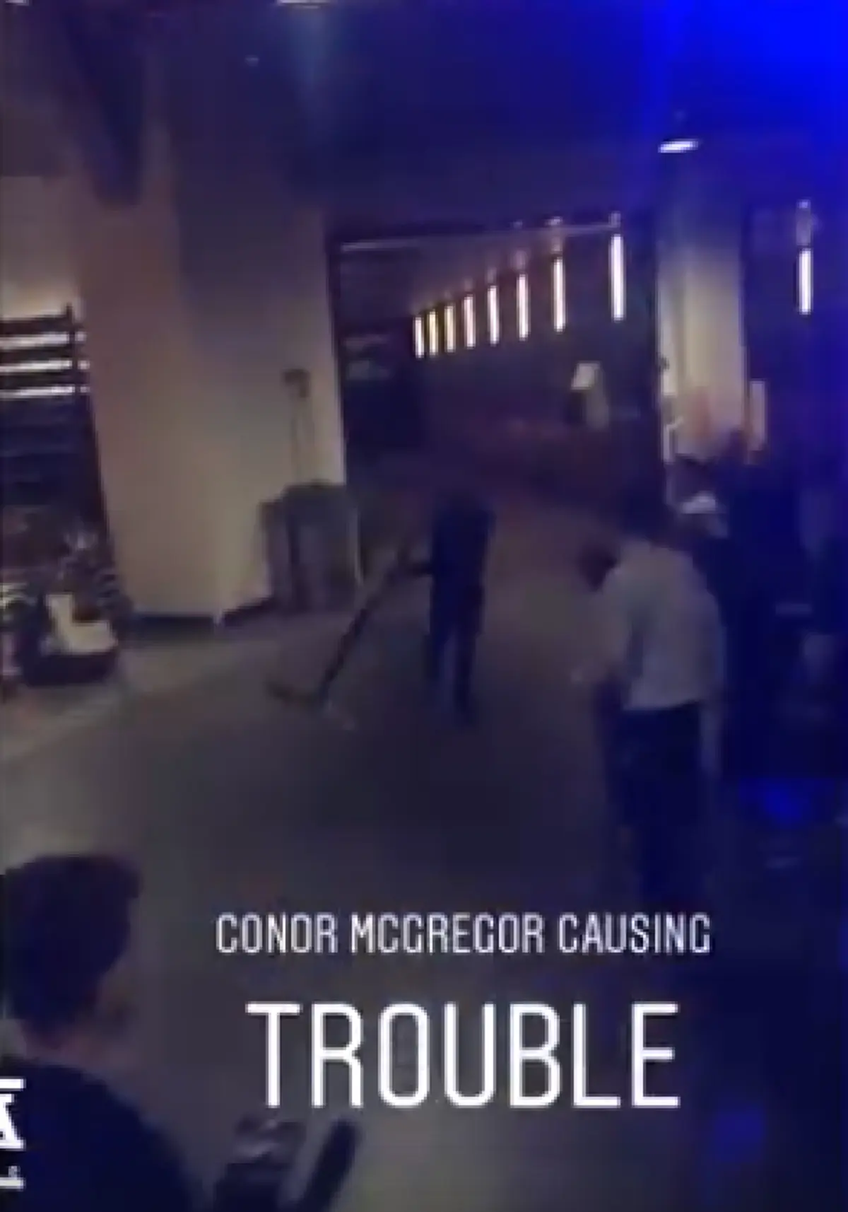 ช็อกวงการมวยโลก!!! บุกรวบ"Conor McGregor" แชมป์มวยUFCชื่อดัง หลังก่อเหตุอื้อฉาวทำร้ายร่างกาย รุ่นใหญ่ในวงการออกมาด่ายับ!!!(คลิป)