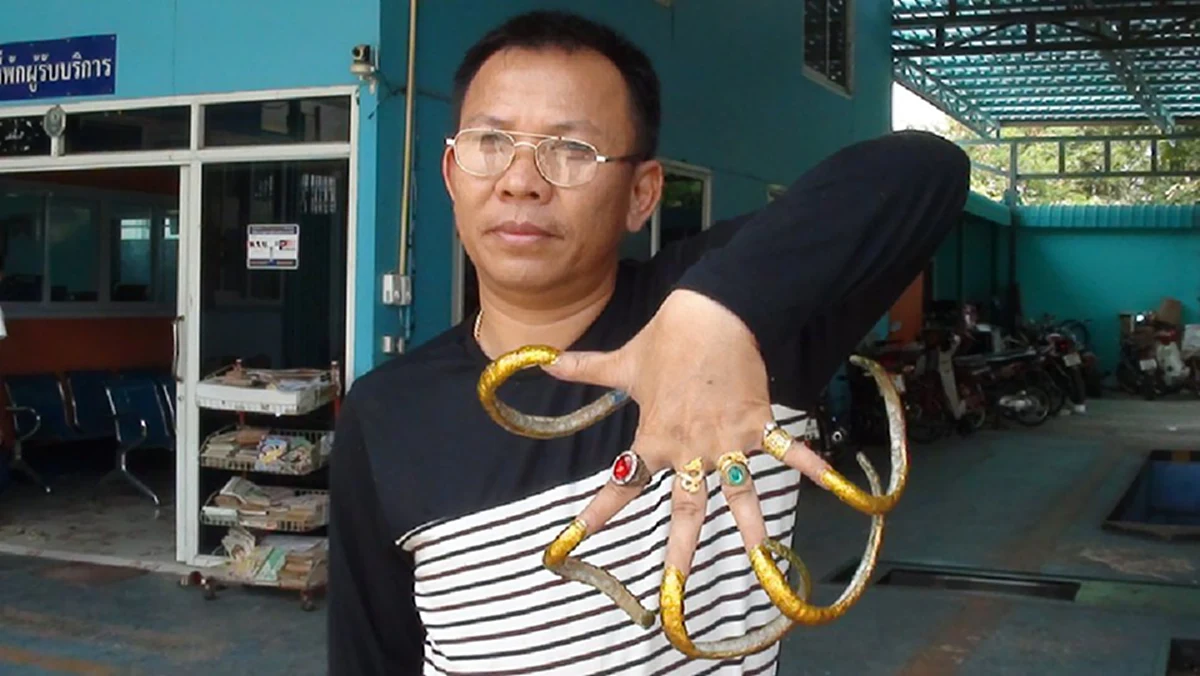 หนุ่มยโสธร ไว้เล็บยาวไม่ยอมตัดนาน 11 ปี เชื่อนำโชค นำพาธุรกิจรุ่งเรือง