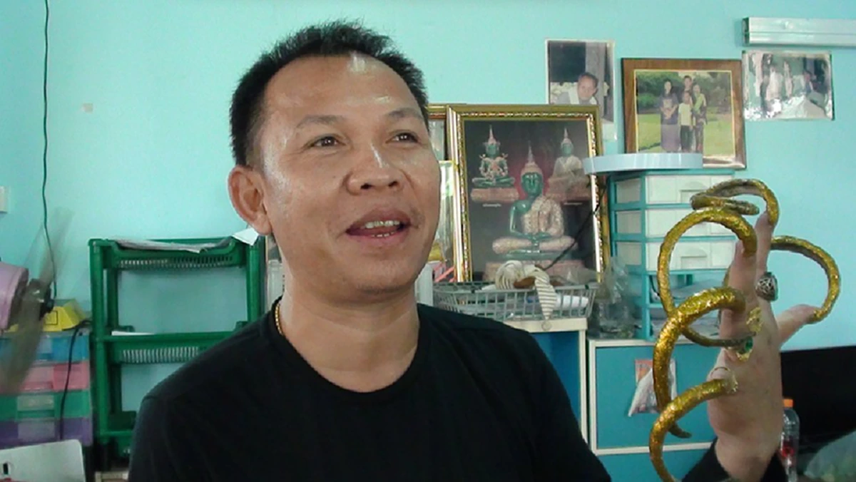 หนุ่มยโสธร ไว้เล็บยาวไม่ยอมตัดนาน 11 ปี เชื่อนำโชค นำพาธุรกิจรุ่งเรือง