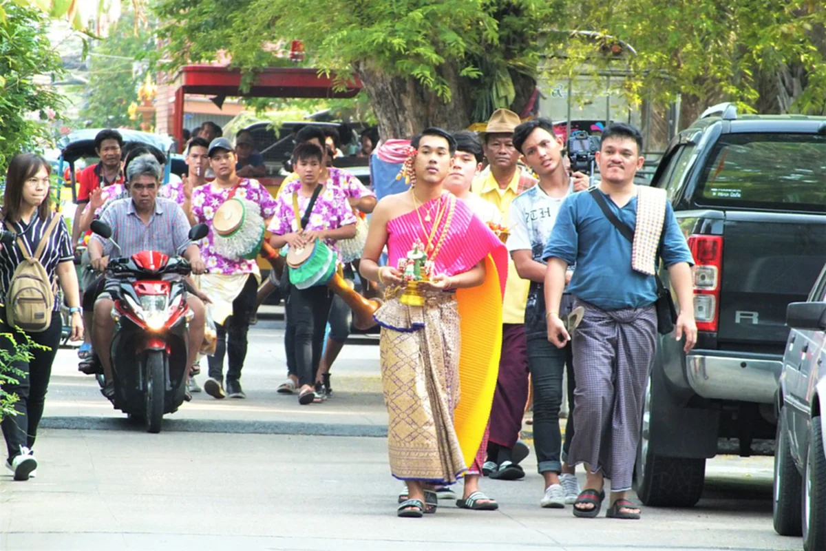 ประเพณีบวชนาคแบบชาวมอญพระประแดง