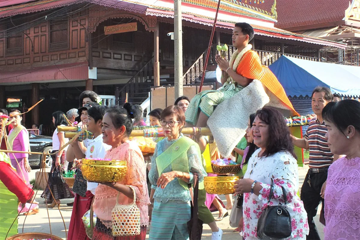 ประเพณีบวชนาคแบบชาวมอญพระประแดง