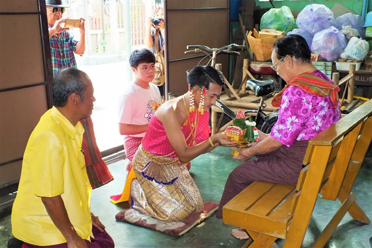 ประเพณีบวชนาคแบบชาวมอญพระประแดง