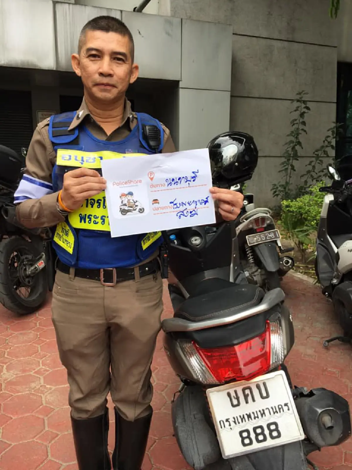 ตร.ปิ๊งไอเดีย จัดโครงการ "ส่งน้องถึงโรงเรียน" แก้ปัญหารถติดในชั่วโมงเร่งด่วน