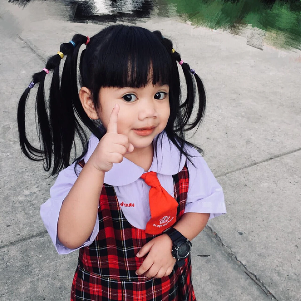 โรงเรียนหยุดไป 3 วัน เปิดเรียนทั้งทีคุณแม่เลยทำทรงผมสุดเก๋ให้หนูน้อย