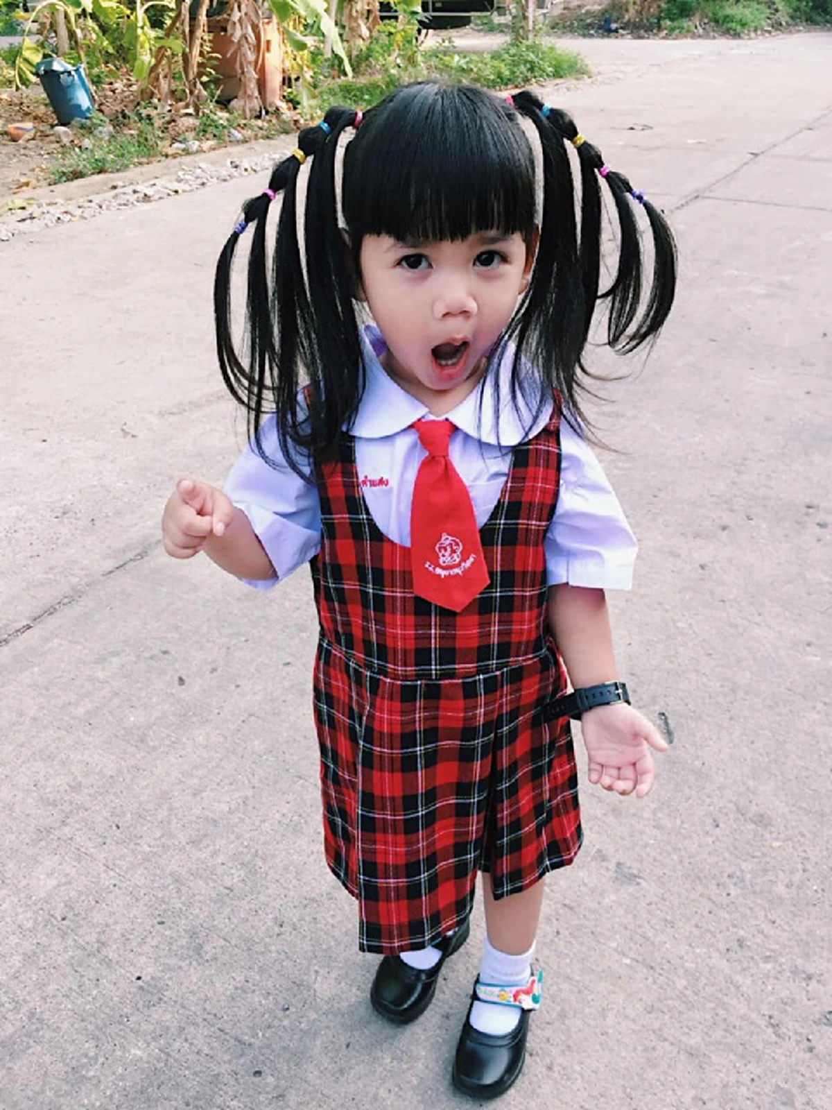 โรงเรียนหยุดไป 3 วัน เปิดเรียนทั้งทีคุณแม่เลยทำทรงผมสุดเก๋ให้หนูน้อย