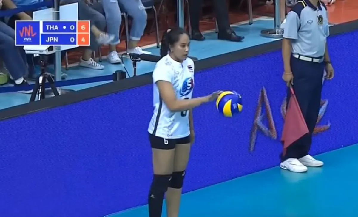 หลบหน่อย.."เเม่อร"มา!! "อรอุมา" จัดหนัก"กระโดดเสิร์ฟ"สุดโหด..ทรงพลังเกือบ100กม./ชม.พุ่งเป็นจรวด!! ทำ"ตบสาวยุ่น" ยืนอึ้งทั้งทีม!! (มีคลิป)