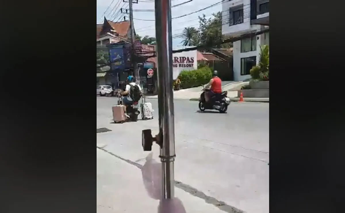 นับถือใจ!! ดูชัดๆ ไอเดียสุดเจ๋ง "นักท่องเที่ยวต่างชาติ" เลี่ยงค่าโดยสารมหาโหดใน"ภูเก็ต" สงสัยเจ็บมาเยอะ?? ประหยัดเงินไปได้เพียบ!! (คลิป)