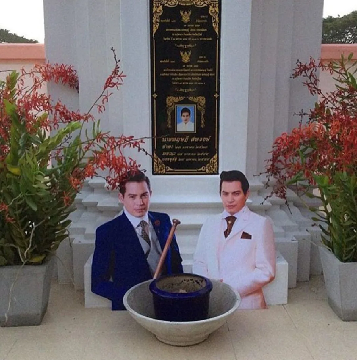 คิดถึงคนบนฟ้า!! "โบว์ แวนด้า" พาน้องมะลิกลับบ้านเกิด ทำบุญครบรอบ 2 ปี การจากไปของ "ปอ ทฤษฎี" !!