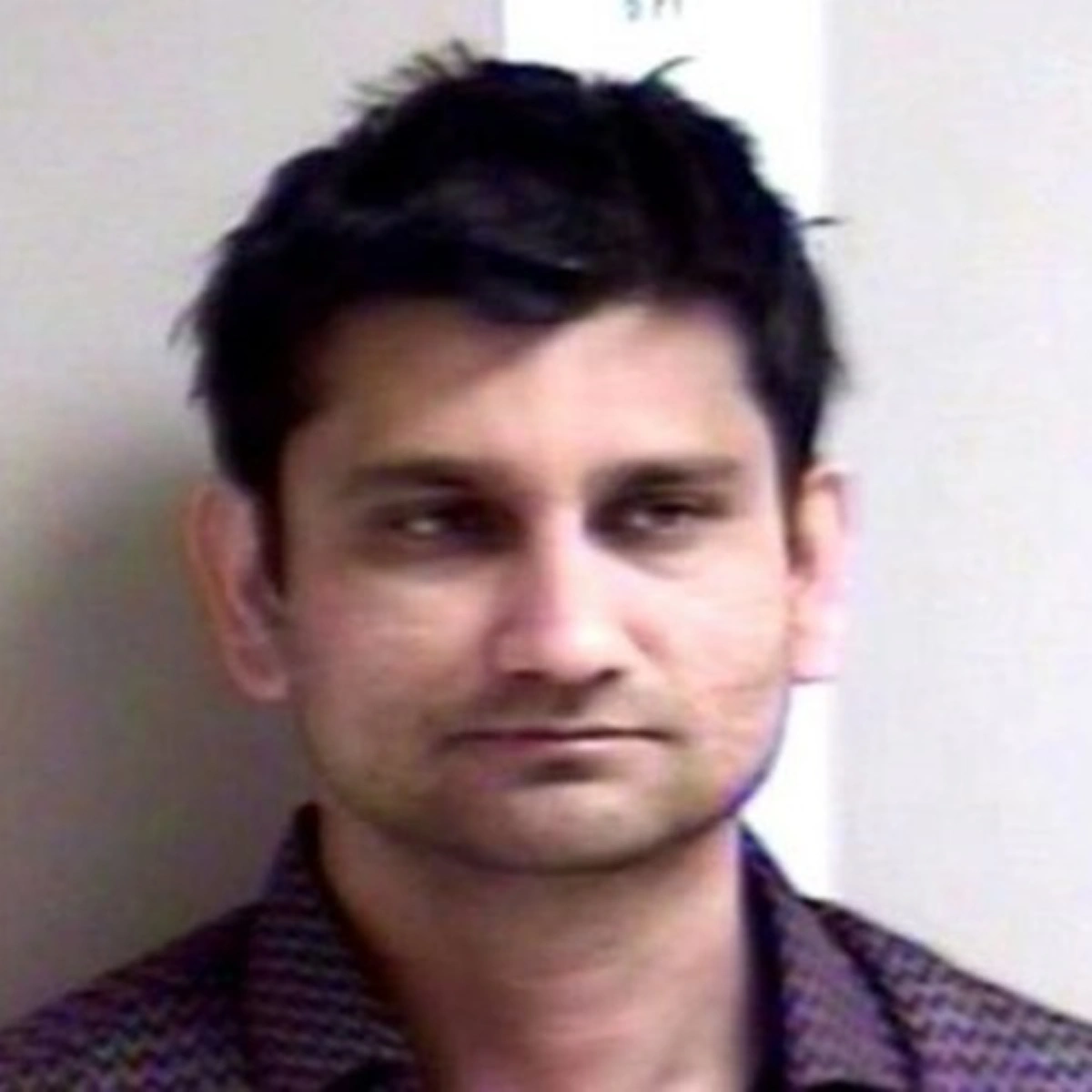 ไอ้หื่นสะท้านฟ้า!! หนุ่มลวนลามควักสาวบนเครื่องบิน ขณะที่เมียนั่งข้างๆให้การช่วยสามี บอกแค่ปลดกระดุมเสื้อเฉยๆ