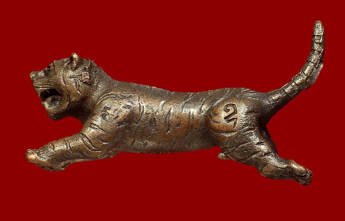 อาจารย์จอมโจร..ตี๋ใหญ่ ที่โด่งดังในอดีต "หลวงพ่อสุด วัดกาหลง" เจ้าตำรับยันต์ตะกร้อ เสือเผ่น สังขารเผาไม่ไหม้..ต้องให้ท่านเผาเอง.