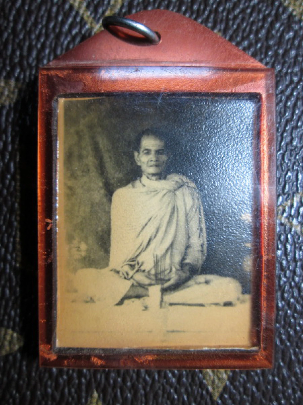ไม่ธรรมดา..ฝนจะตก ใช้จีวรสะบัด หยุดชะงักทันที "หลวงพ่อพรหม วัดช่องแค"คนงานพลัดตกจากหลังคาโบสถ์ ลุกขึ้นเดินฉิวเลย อย่างอัศจรรย์.