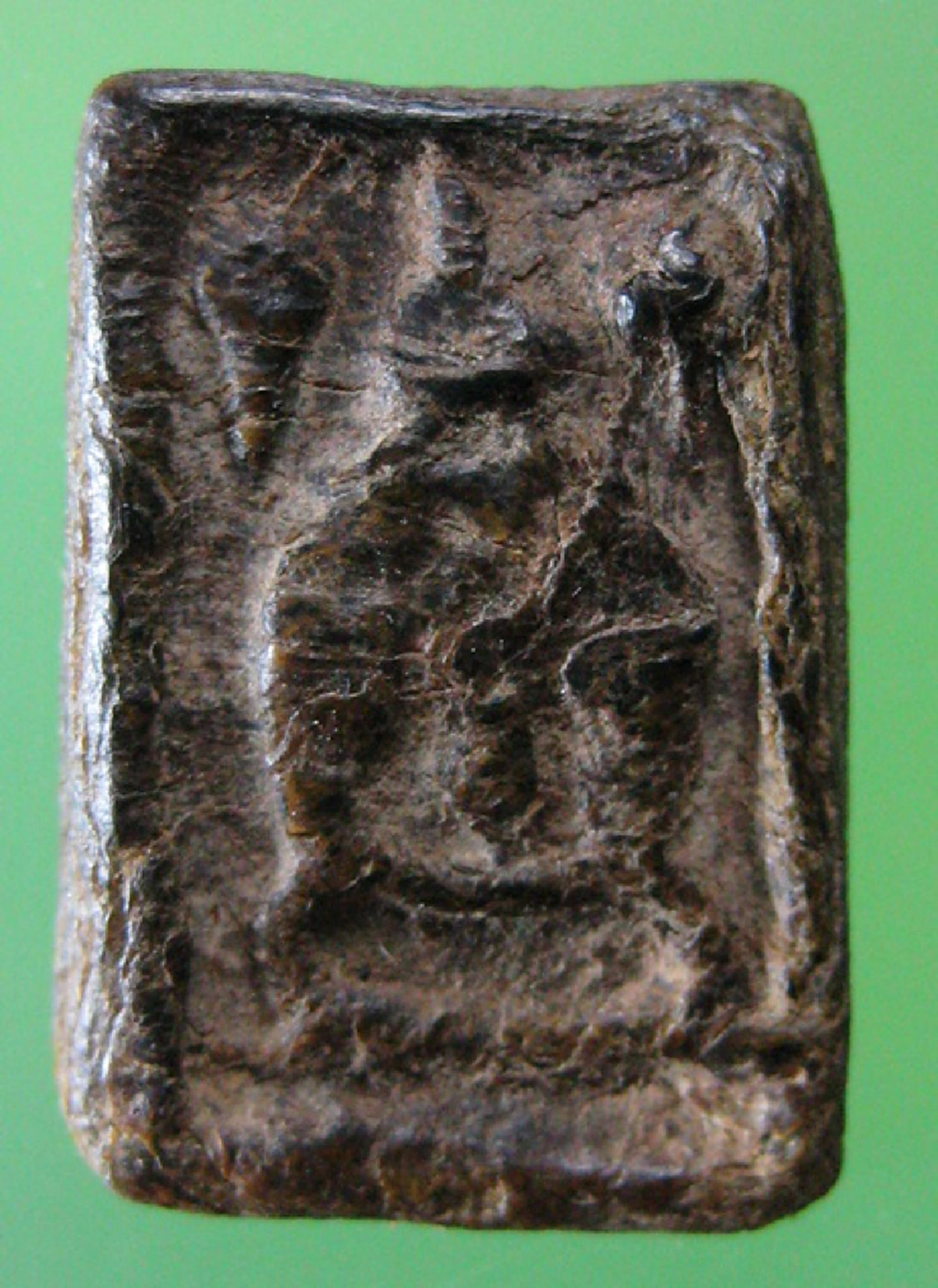 ถือเคล็ดว่าต้องเป็นควายเผือกที่ถูกฟ้าผ่าตายเท่านั้น.. พระสมเด็จ หลวงปู่หม่น วัดคลองสิบสอง สร้างไม่เหมือนใคร พุทธคุณสูงล้น..