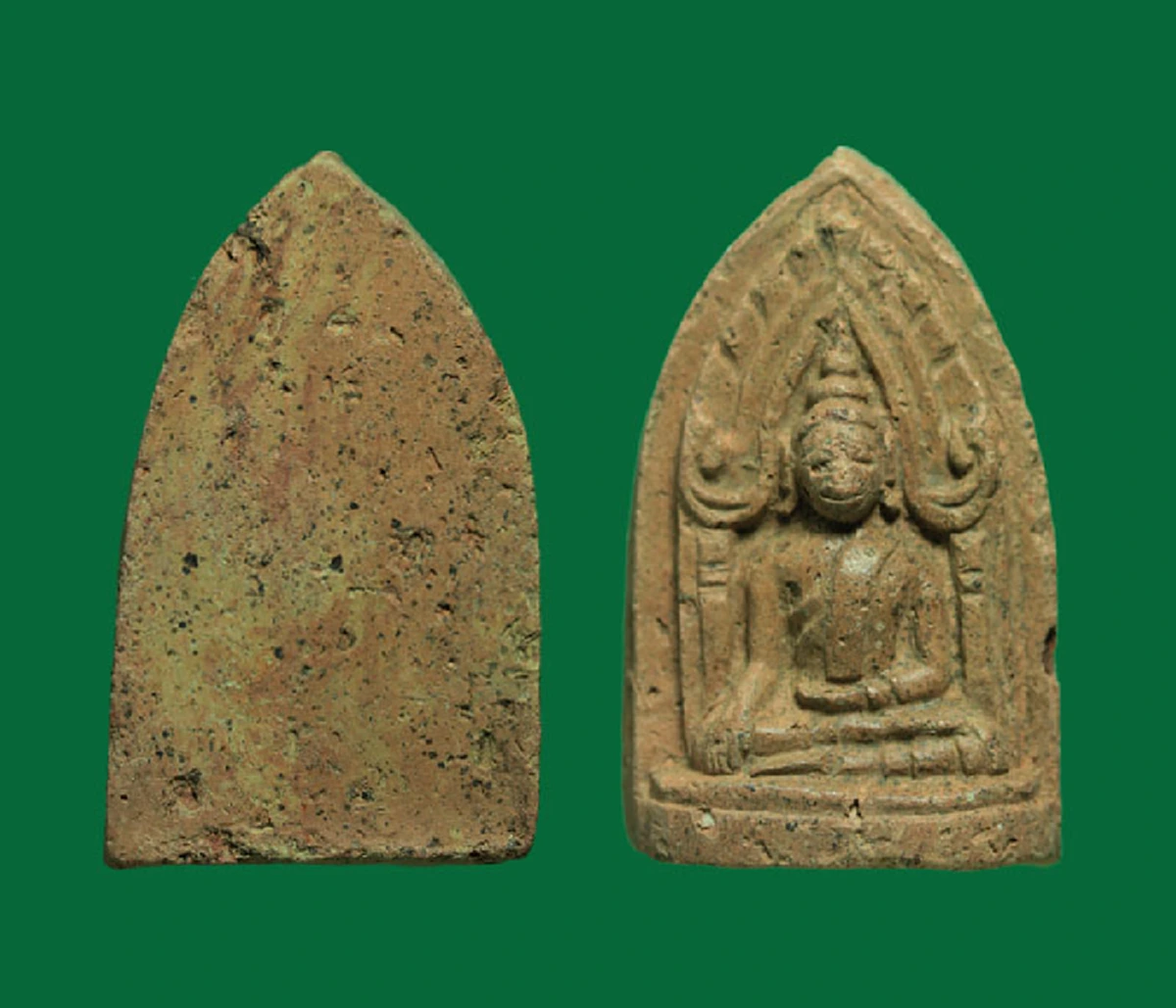 ขุนแผนเนื้อดินเผา "หลวงพ่อแดง วัดทุ่งคอก" สร้างแบบโบราณ เช่นเดียวกับหลวงพ่อโหน่ง ผู้เป็นอาจารย์ บริกรรมคาถาจนกว่าดินจะสุก เยี่ยมจริงๆ..