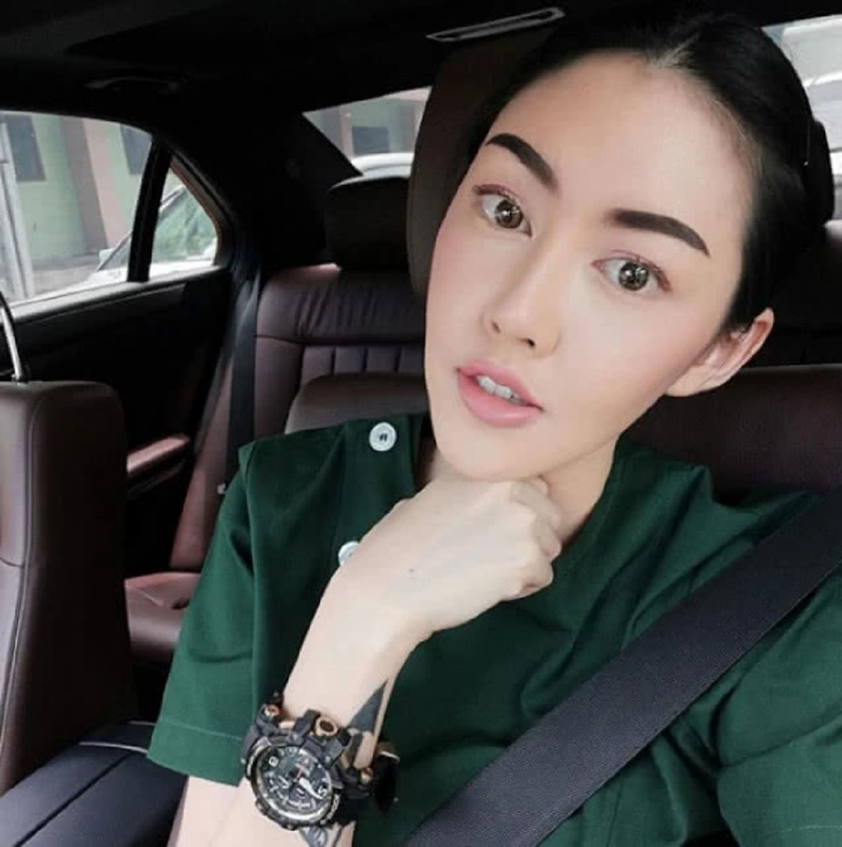 ปริศนามรณะ เพื่อนโพสต์อาลัย เก๋ เลเดอเรอร์ ทิ้งข้อความสื่อชนวนเหตุคิดสั้น ใครทำอะไรกับเธอ..กฎแห่งกรรมมีจริง