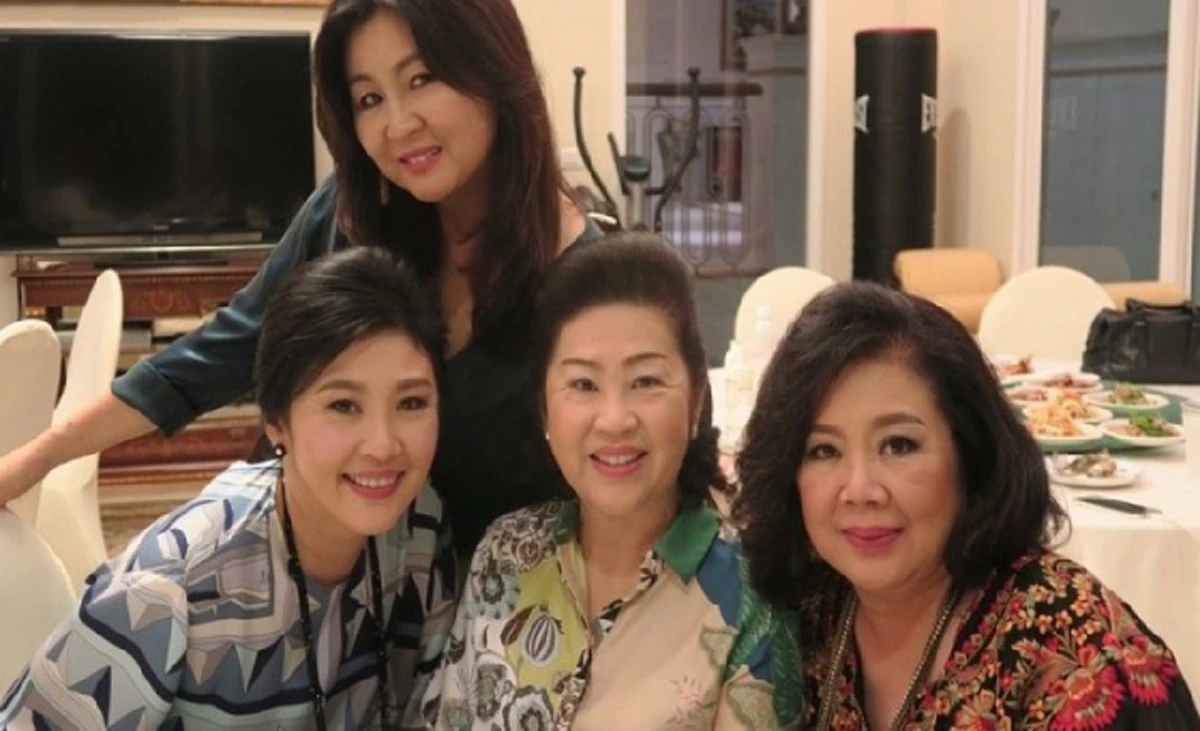 อนาคต"เพื่อไทย" พรรค "ชินวัตร"??!! "มณฑาทิพย์ vs สุดารัตน์" หัวหน้าพรรคคนใหม่..หน้าที่นี้ใครจะครอง??