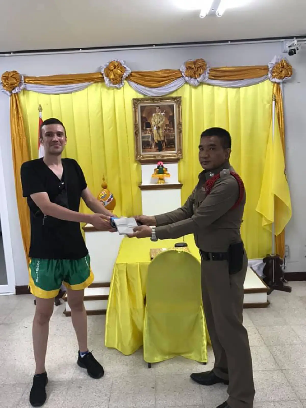 ดีต่อใจจริงๆ ชาวเน็ตช่วยเเชร์นักท่องเที่ยวทำกระเป๋าเงินหายกว่า3หมื่นจนได้คืน