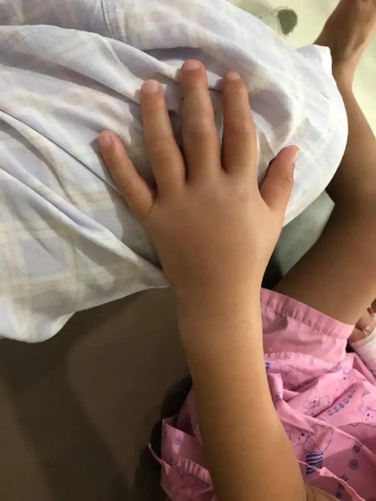คุณแม่เล่าประสบการณ์ลูกชายถูกงูพิษกัด