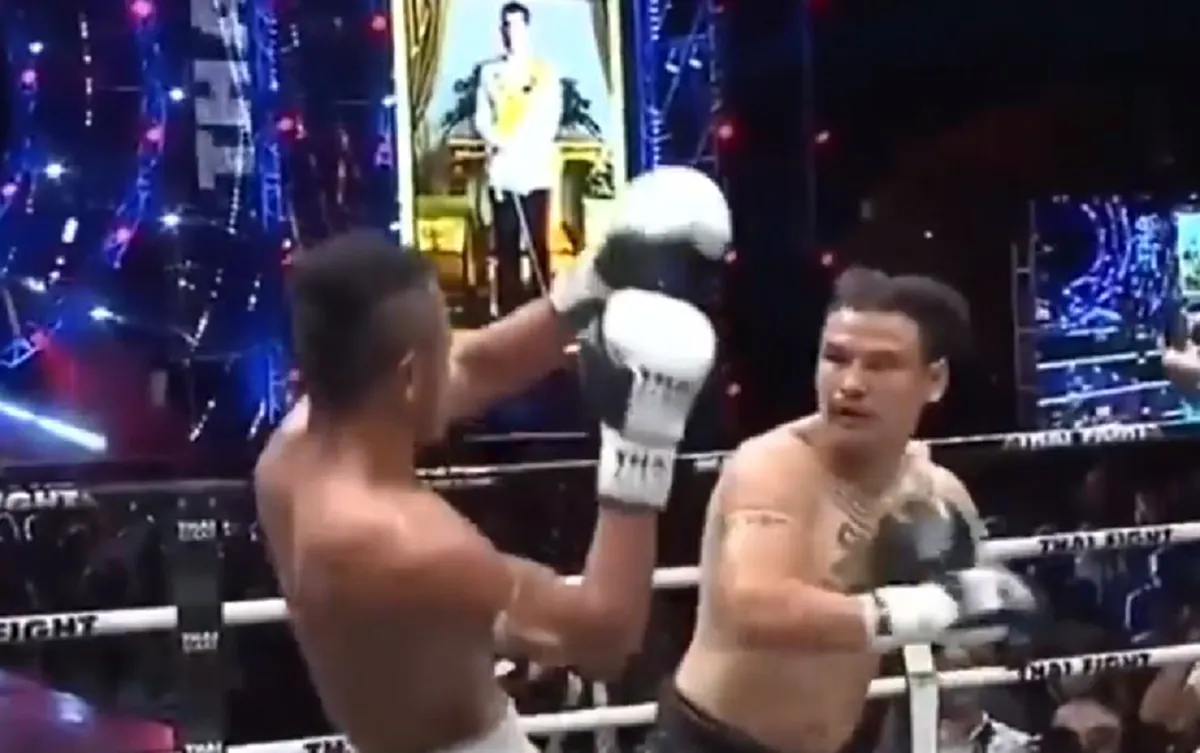 ย้อนชมสุดยอดการน็อค"ไทยไฟต์" !! "ชนะจน พี.เค.แสนชัยฯ" จัดหนัก อาวุธเด็ด สาดก้านคอเต็มๆ ส่ง "ไทรโยค" สลบร่วงกองพื้นเวที..สุดเดือด!! (ชมคลิป)