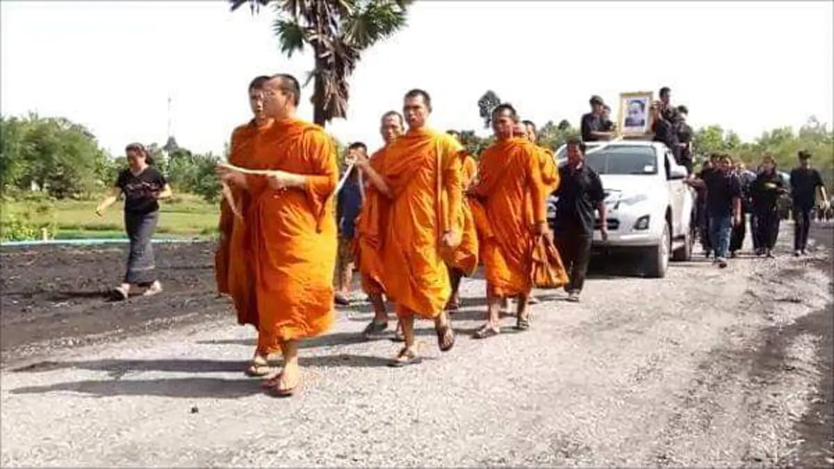 ผู้รอดชีวิตพร้อมเพื่อนๆ บวชอุทิศส่วนกุศล ให้หนุ่มอุดรธานีผู้เสียสละ