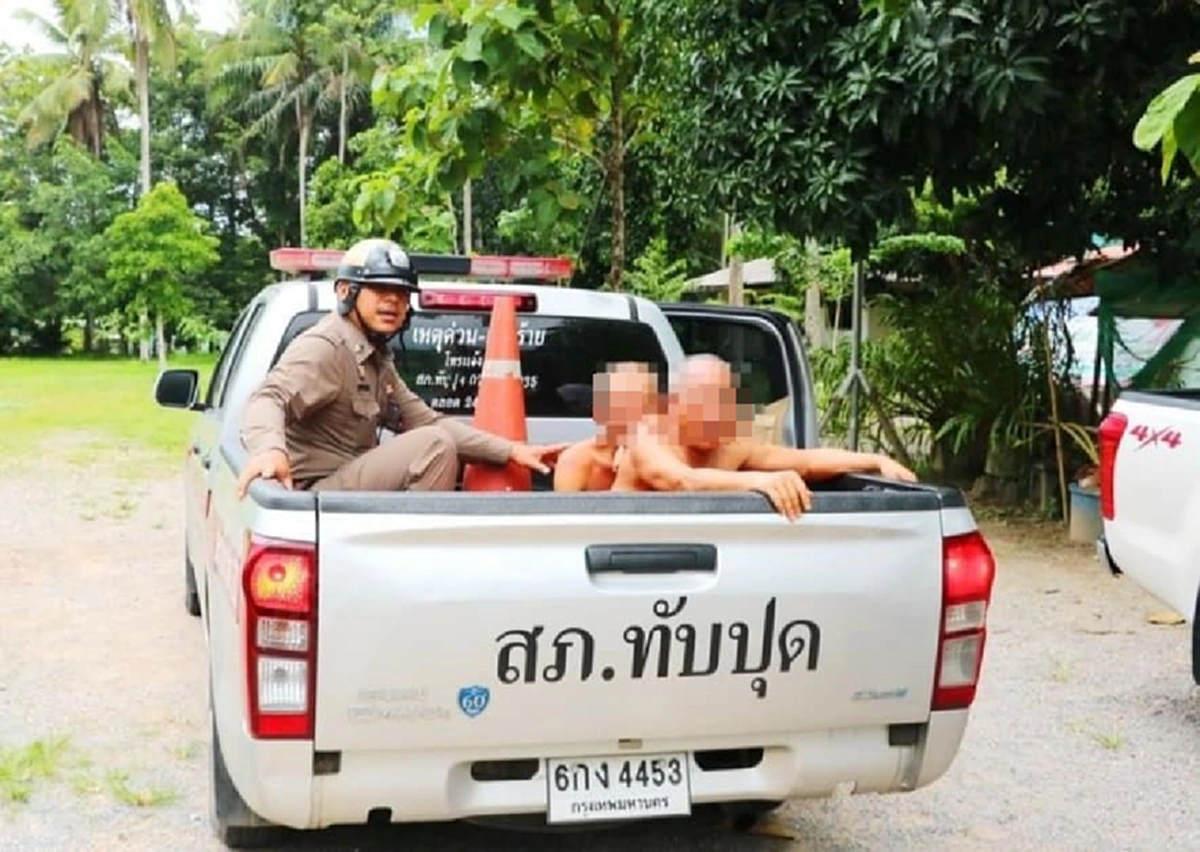 2 พระสงฆ์ เพื่อนรักไม่ได้เจอกันนาน เลยต้องฉลอง