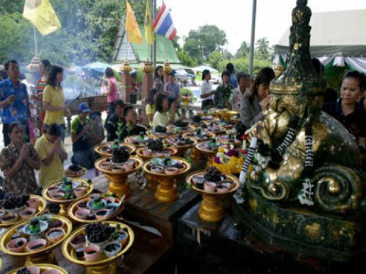 รีบทำเลย..ไม่เชื่ออย่าลบหลู่ !!?? เปิดวิธีบูชาพระราหู พร้อมคาถาและของไหว้ เพื่อเรียกโชคลาภ ชีวิตประสบความสำเร็จ และมีโอกาสร่ำรวยได้!!