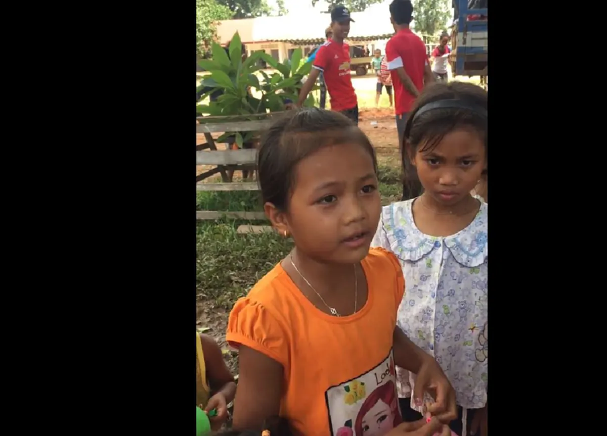 ตอนน้ำมา น้องไหลไปกับน้ำเเล้ว \"หนูน้อยชาวลาว\" เล่าถึงเหตุการณ์\"เขื่อนเเตก\"ที่ต้องสู้เอาตัวรอด ฟังเเล้วสุดสะเทือนใจ หนูเก่งมากเลยลูก(คลิป)