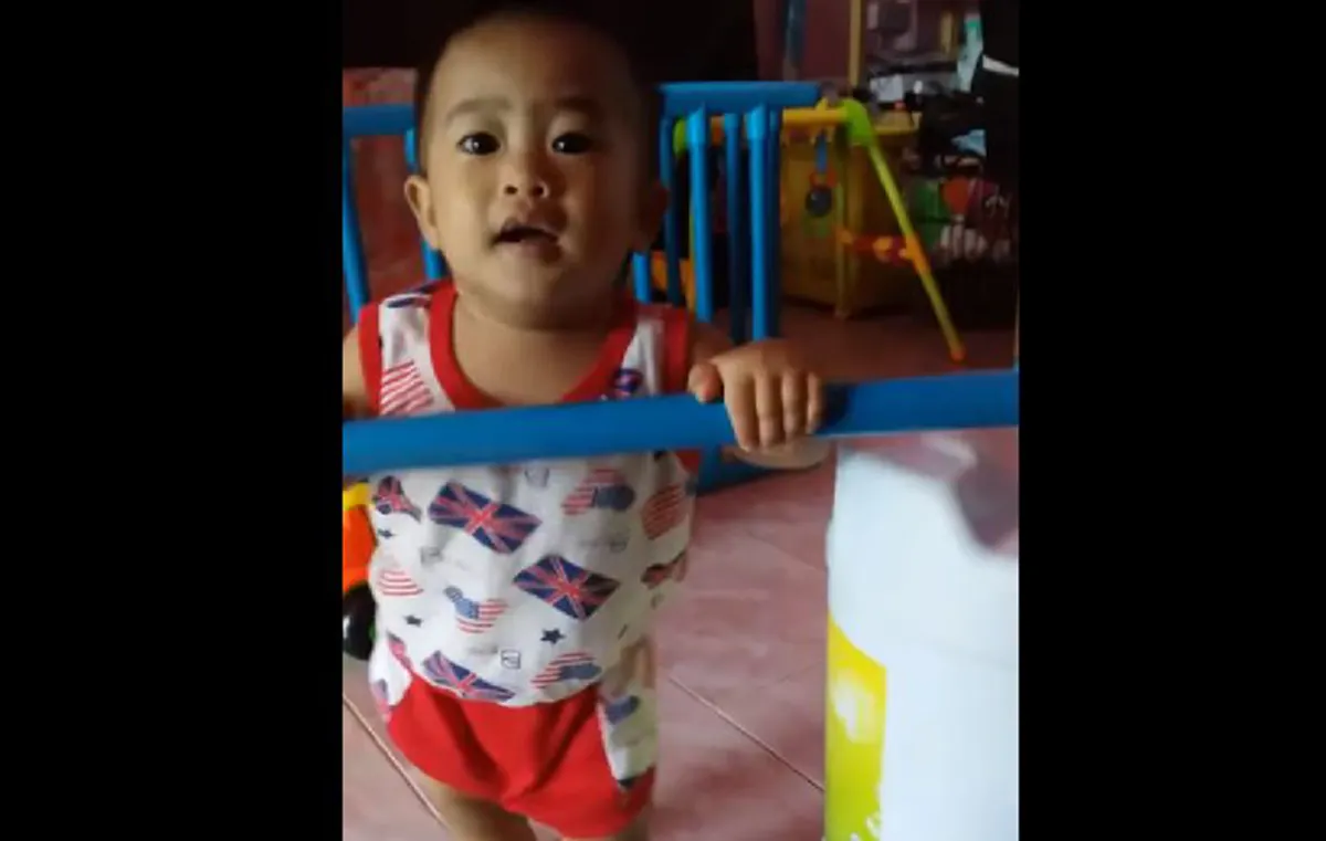 ลองทำกันดู สุดยอดไอเดีย ประดิษฐ์เครื่องหัดเดินสำหรับ"ลูกน้อย"เเบบง่ายๆ สุดประหยัด ได้ผลดีเยี่ยม(คลิป)