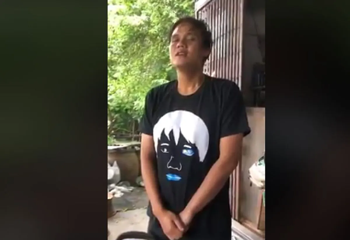 ไม่รู้จะรักษายังไงหาย เจอตัวเเล้ว"หนุ่มนครสวรรค์"ภัยสังคม ลากเเบริเออร์ขวางถนน  "พ่อ-เเม่"เคยพาไป"รพ.ประสาท"หลายครั้ง(คลิป)