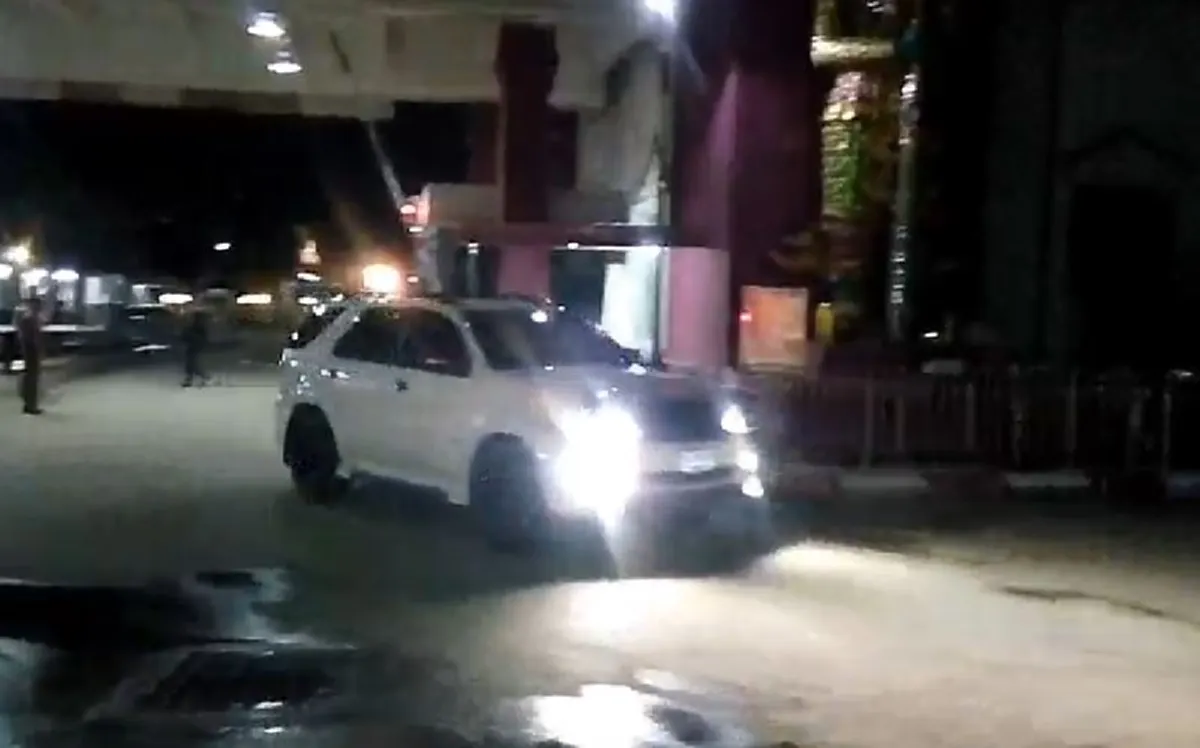 เตรียมตัวชดใช้กรรม คุมตัว"เสี่ยอ้วน"ข้ามเเดน หลบกองทัพสื่อฯ ถึงกทม.เเล้ว เตรียมเปิดเเถลงข่าว??(คลิป)