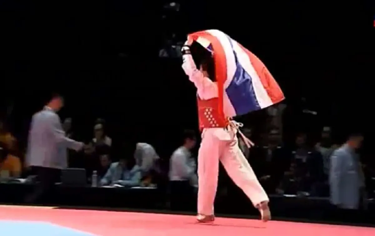 ลุ้นหนัก..หัวใจเเทบวาย!!  "น้องเพชร" เบญจรัตน์ ไล่เตะทำเเต้มวินาทีสุดท้าย!!..พลิกนรก คว้าเหรียญทองไปเเบบสะใจ (ชมคลิปไฮไลต์)