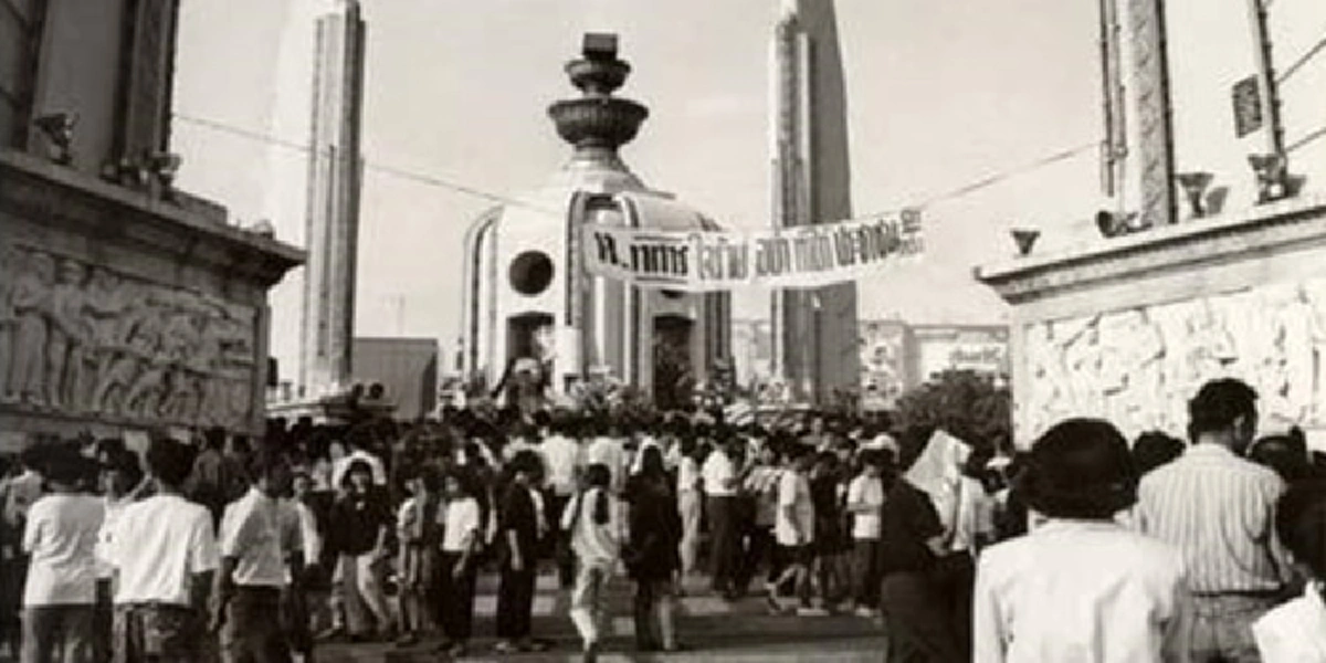 ด้วยพระบารมี!! เพียงพระราชดำรัสไม่กี่ประโยค ก็ทรงดับวิกฤติใหญ่ในชาติลงได้ รำลึก 20 พฤษภาคม "ปิดฉาก พฤษภาทมิฬ" (ชมคลิป) !!!