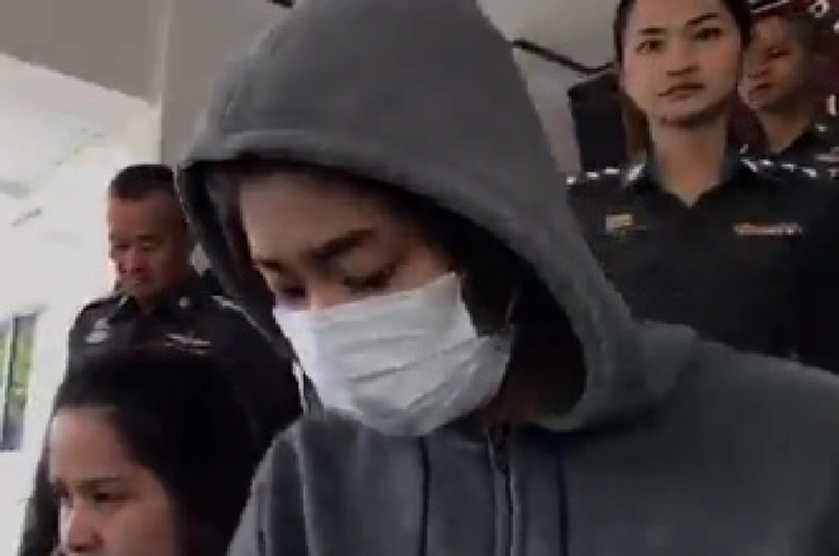 นี่แหละกรรม!! "นฤมล" กิ๊กสาวหน้าเครียดตร.คุมฝากขังโดน 3 ข้อหาหนักร่วมฆ่า "หมอปอ" ทนายดังดักคออ้างถูก "ไอ้เก่ง" หลอกขับรถมีเจตนาแฝงลึก??