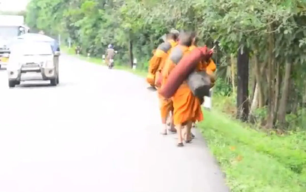 อนุโมทนาสาธุ "พระสงฆ์ 6รูป" ออกเดินเท้า5เดือน จากพัทลุง ไปปฏิบัติธรรมที่"เนปาล","อินเดีย" ไม่ขอรับปัจจัย จะรับเพียงน้ำ อาหารที่จำเป็น (คลิป)