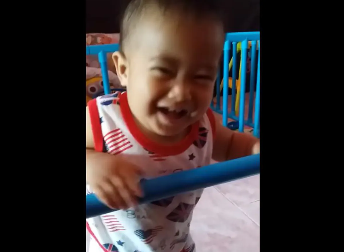 ลองทำกันดู สุดยอดไอเดีย ประดิษฐ์เครื่องหัดเดินสำหรับ"ลูกน้อย"เเบบง่ายๆ สุดประหยัด ได้ผลดีเยี่ยม(คลิป)