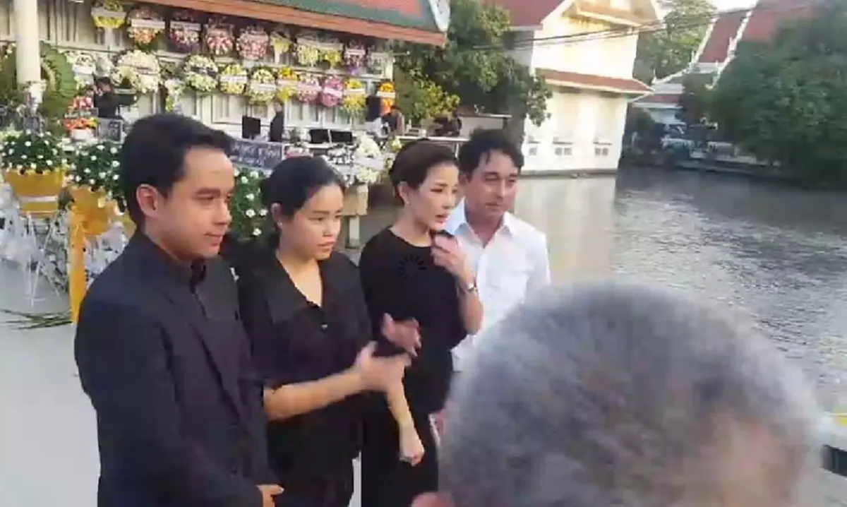 \"อ้อม พิยดา\" ร่ำไห้สูญเสีย \"คุณพ่อเปี๊ยก พิศาล\" ไม่ติดใจการรักษาของ\"เเพทย์\" (คลิป)