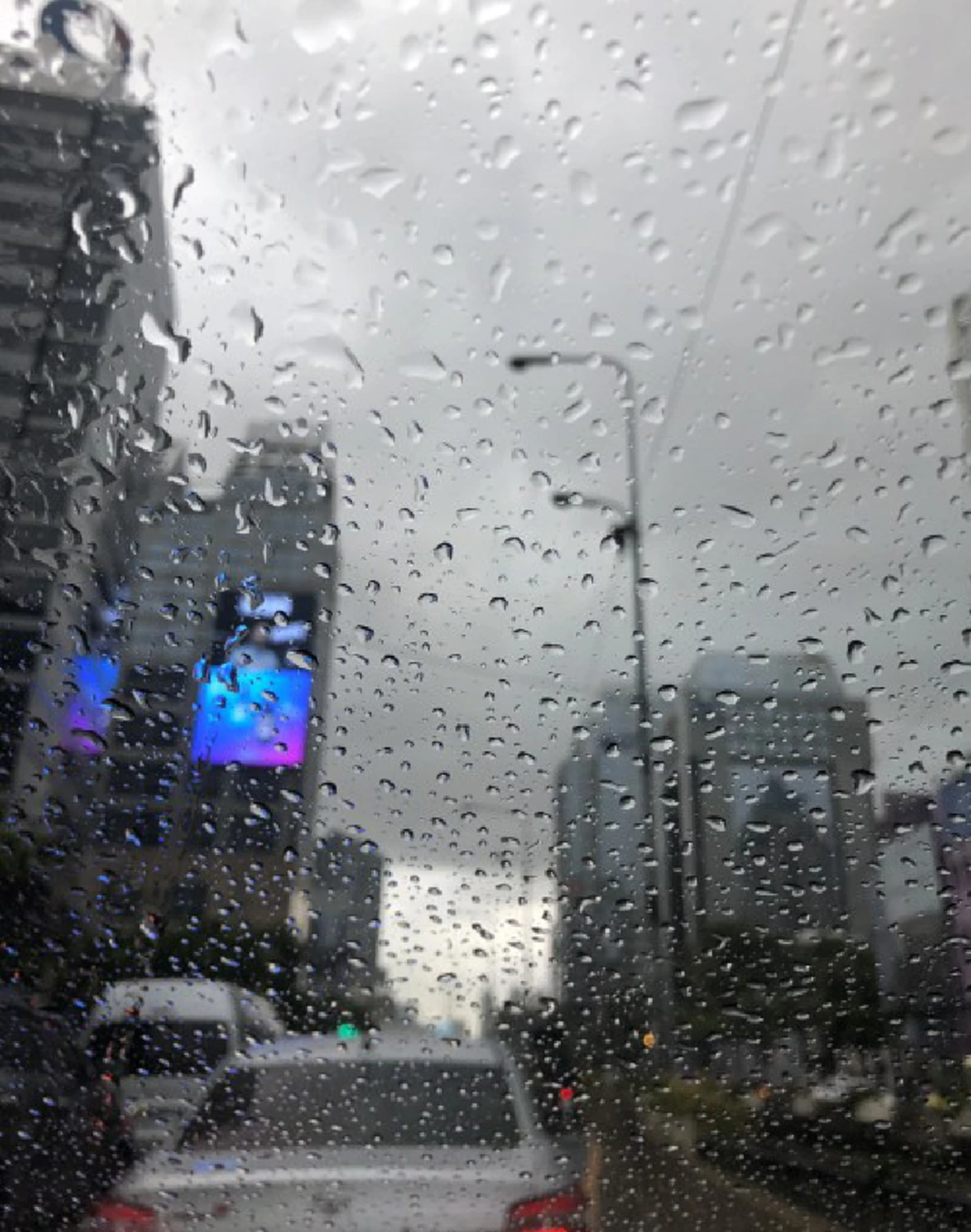 อุตุฯ เตือนทั่วไทยยังมีฝนตกหนัก กทม.ไม่รอด ตกร้อยล่ะ 60