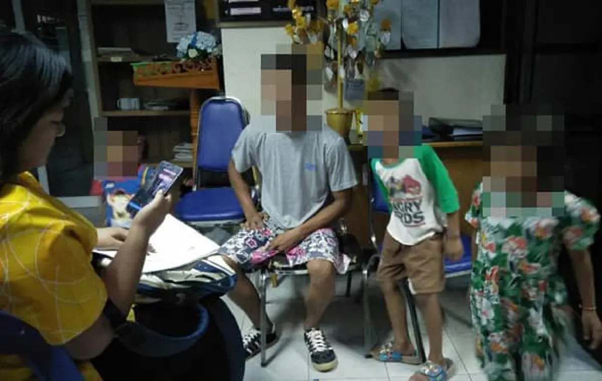 พ่อบังคับลูก3คน ดื่มน้ำยาซักผ้า ก่อนถ่ายคลิปประชดเมียที่อยู่ต่างแดน
