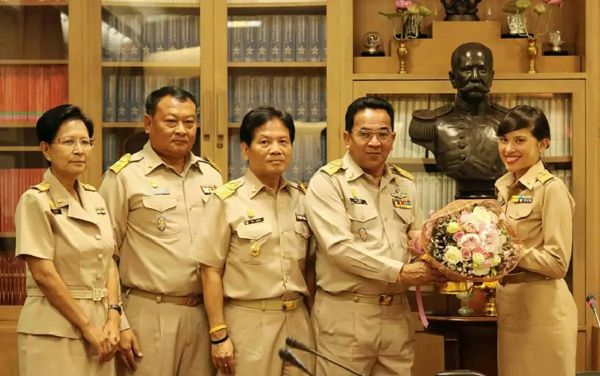 งดงามในพระจริยวัตร คุณใหม่ – สิริกิติยา อุทิศพระองค์รักษามรดกชาติ เข้ารับราชการสำนักสถาปัตยกรรม กรมศิลปากร